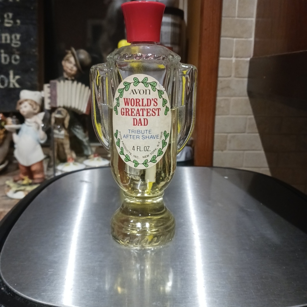 Vtg Avon "World's Greatest Dad" Tribute After Shave 4 Fl. Oz. Trophy (70% FULL)